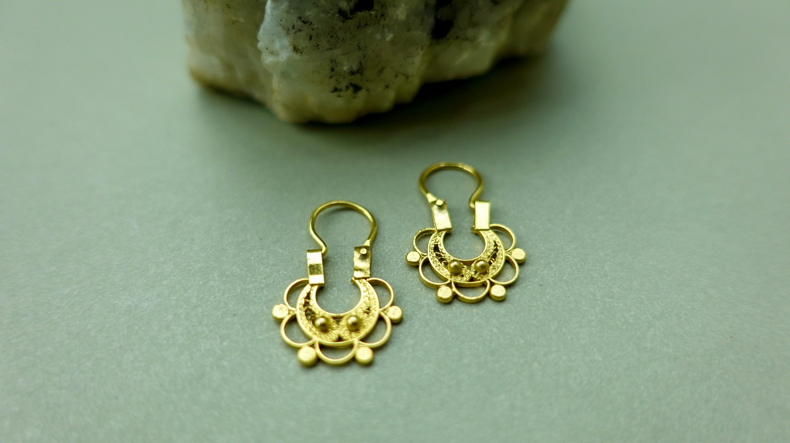 Aretes en Oro Amarillo con Diseño Filigrana Tradicional