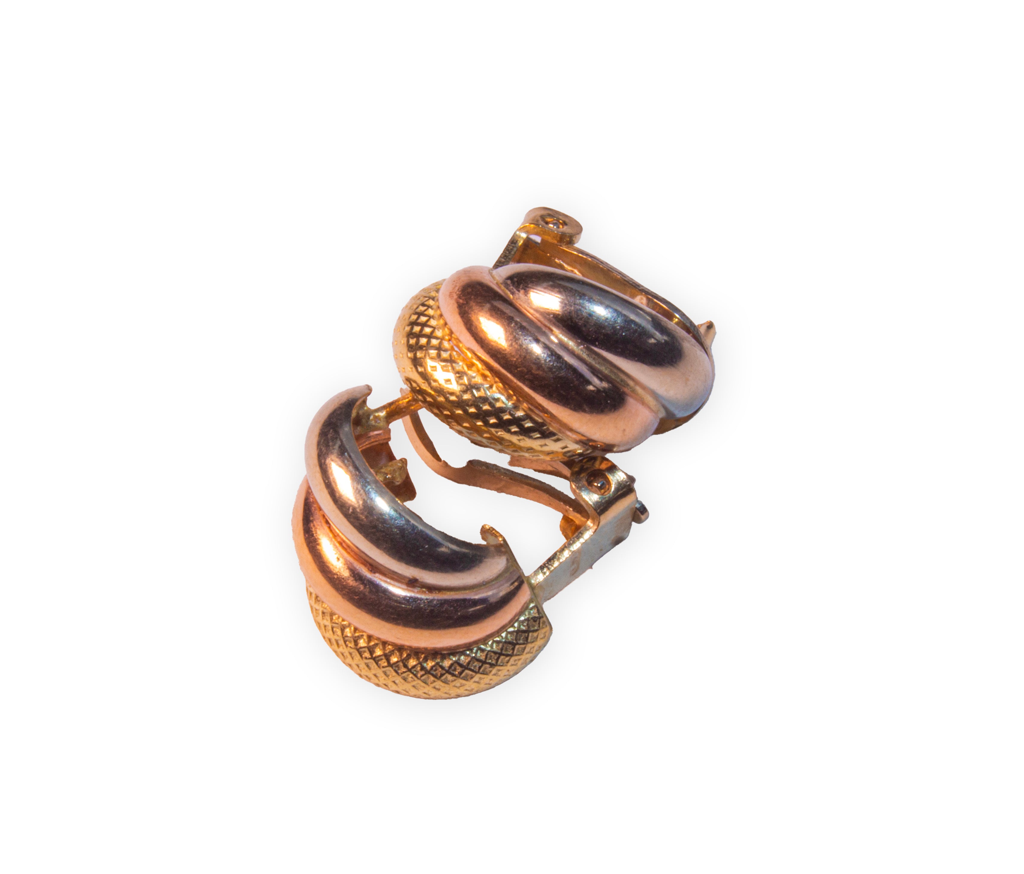 Elegancia Trenzada en Oro