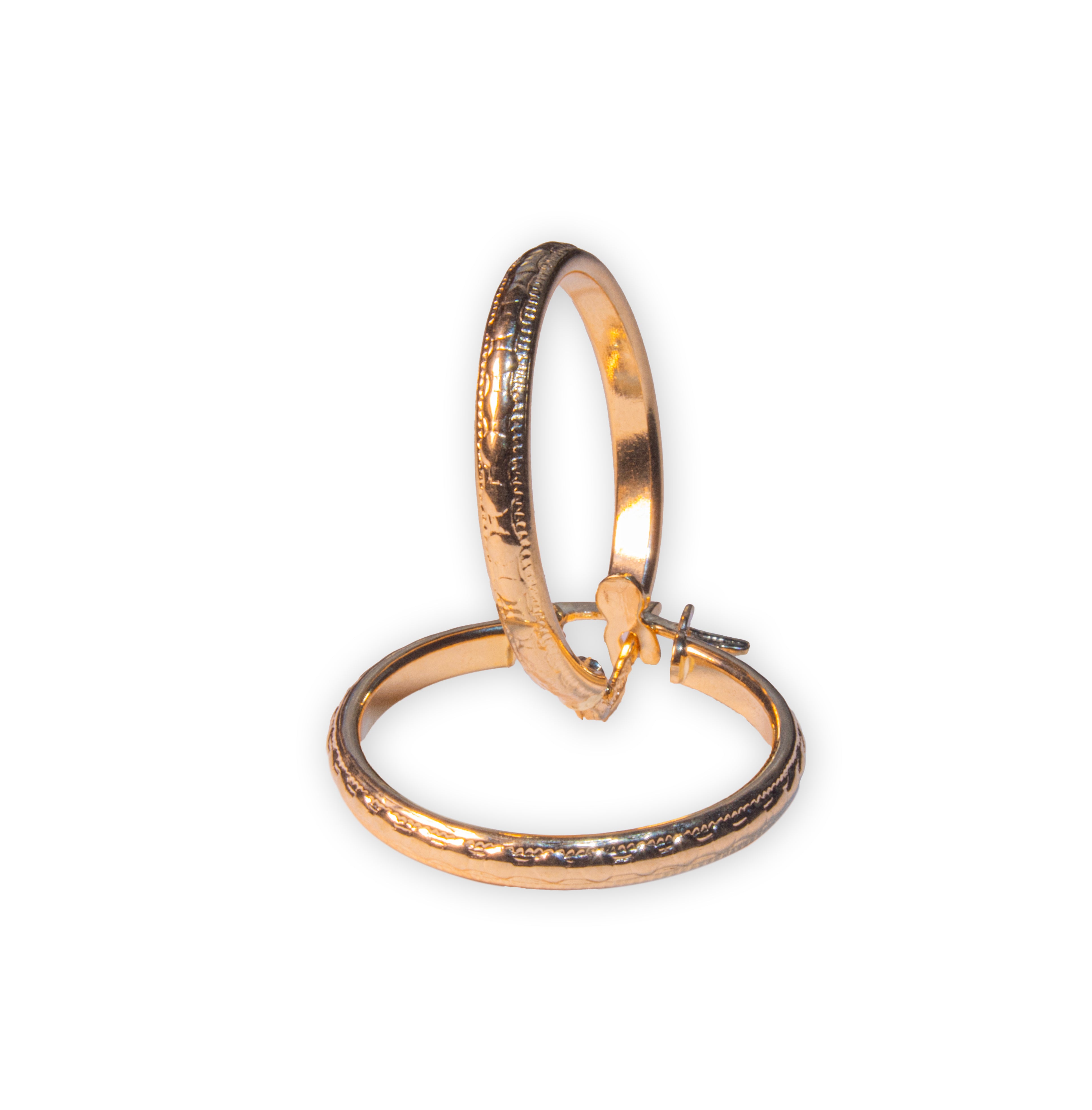 Aros Texturizados de Oro Amarillo