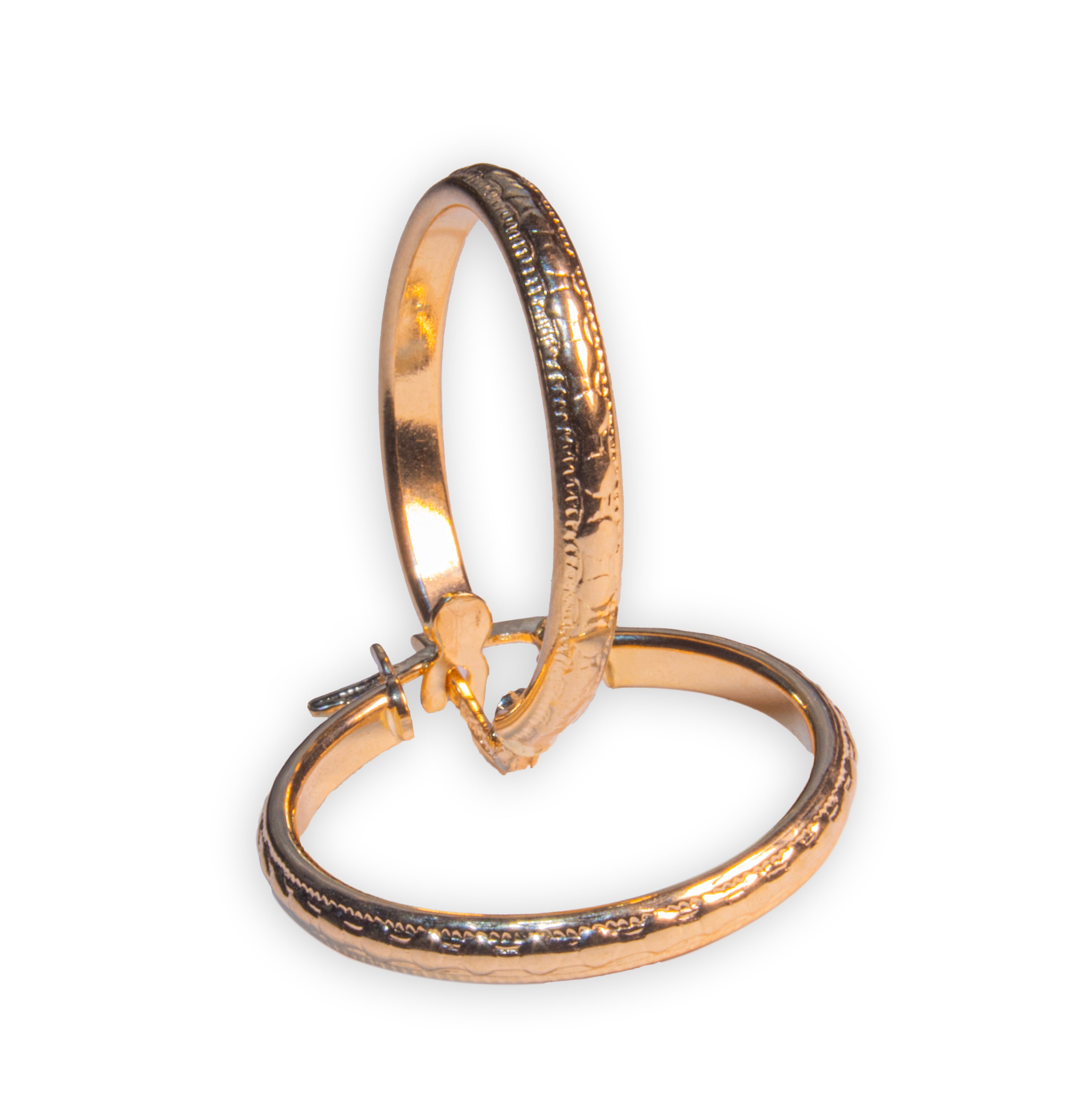 Aros Texturizados de Oro Amarillo