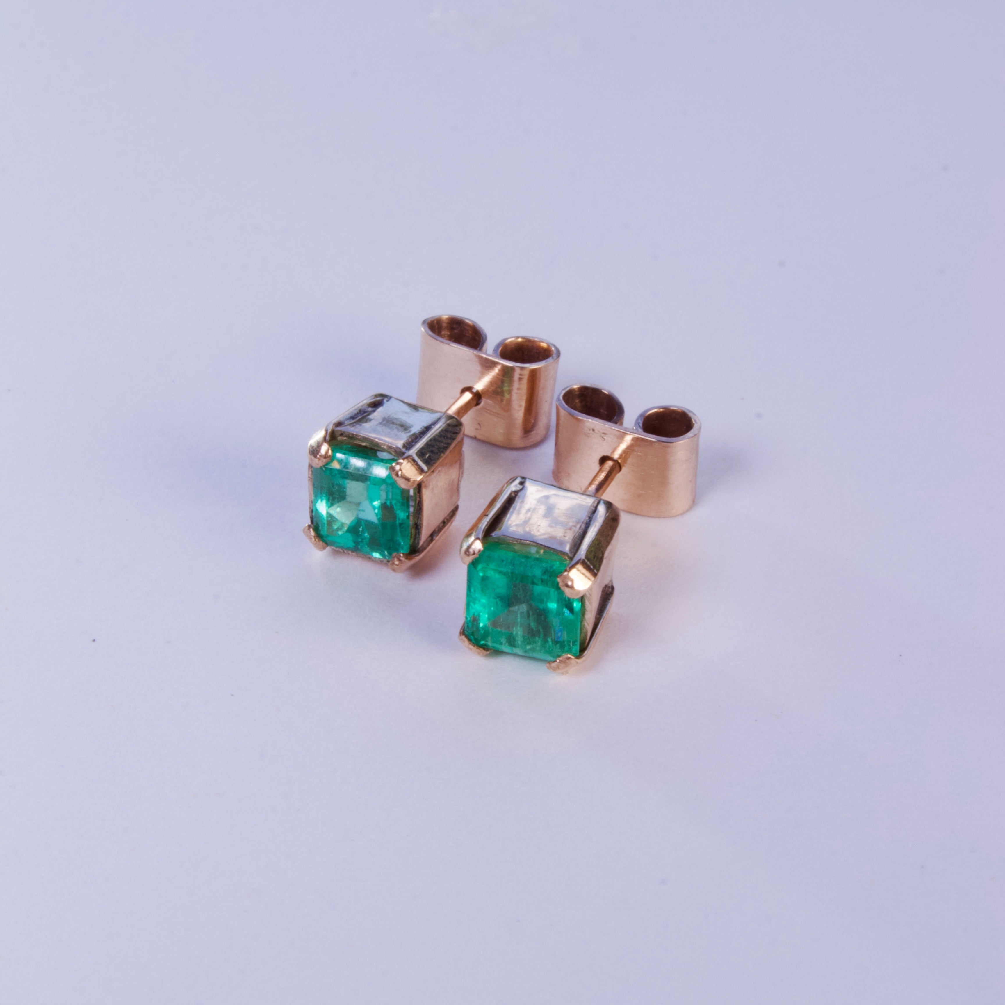 Aretes de Esmeralda en Montura de Oro