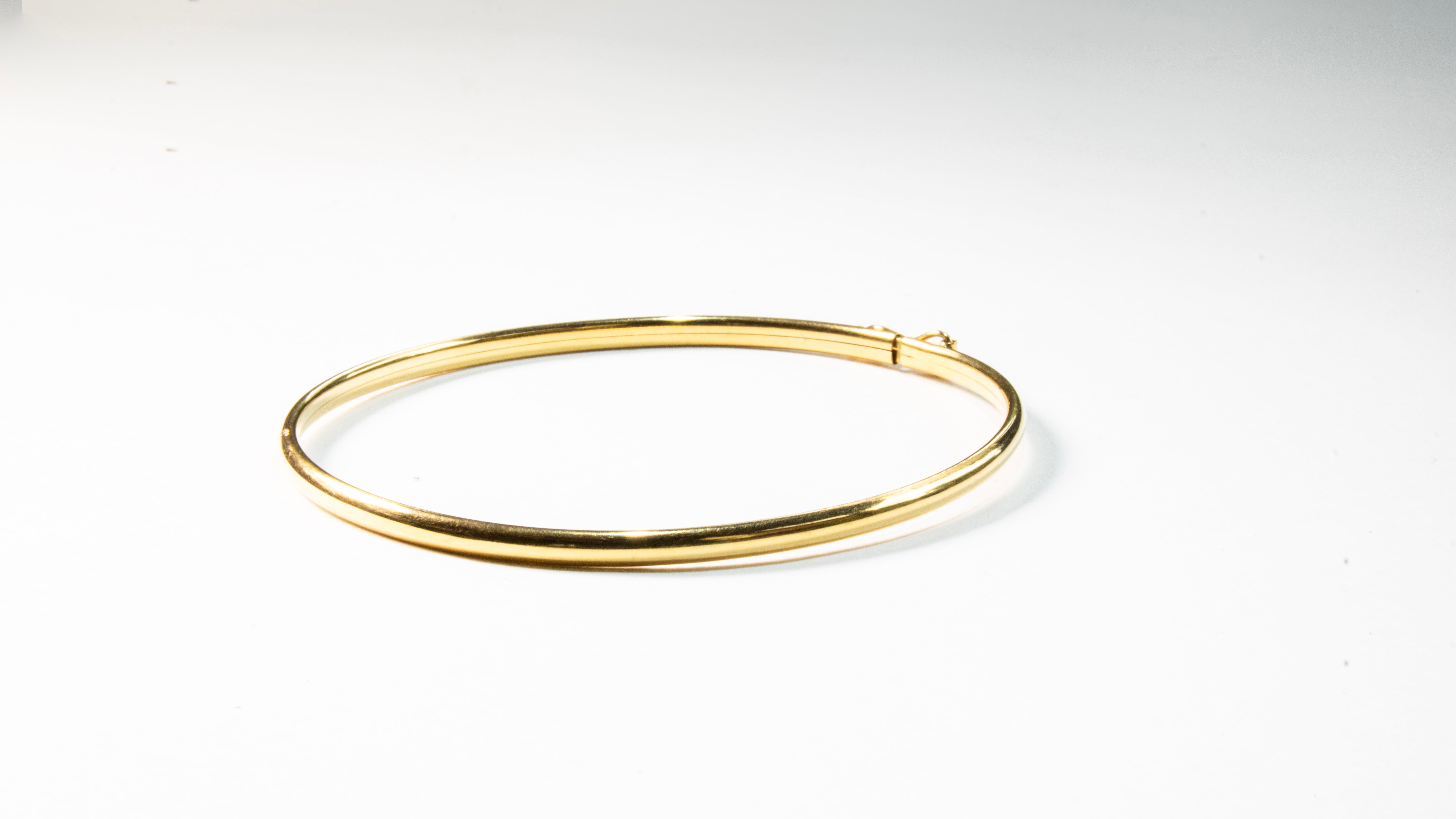 Set de 3 Brazaletes de Oro Elegantes y Atemporales